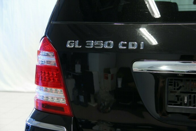 mercedes-benz-gl-diesel-2012-big-30