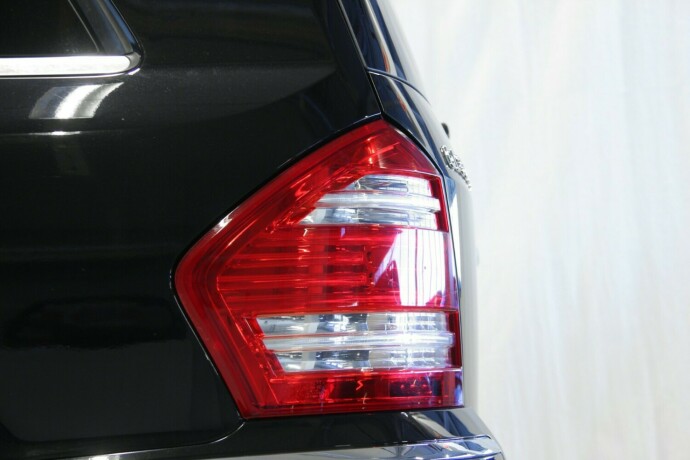 mercedes-benz-gl-diesel-2012-big-29