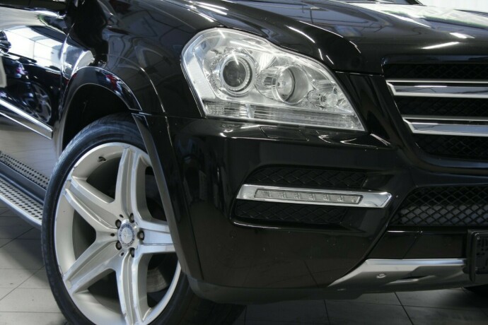 mercedes-benz-gl-diesel-2012-big-27