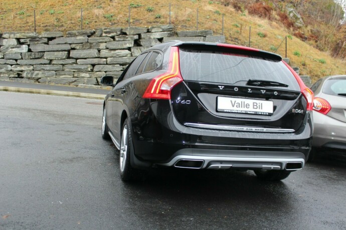 volvo-v60-elektrisitetdiesel-2017-big-3