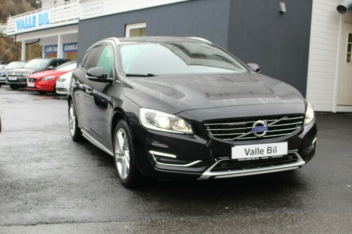 volvo-v60-elektrisitetdiesel-2017-big-0