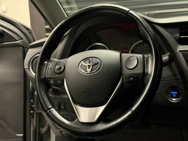 toyota-auris-bensin-2014-big-12