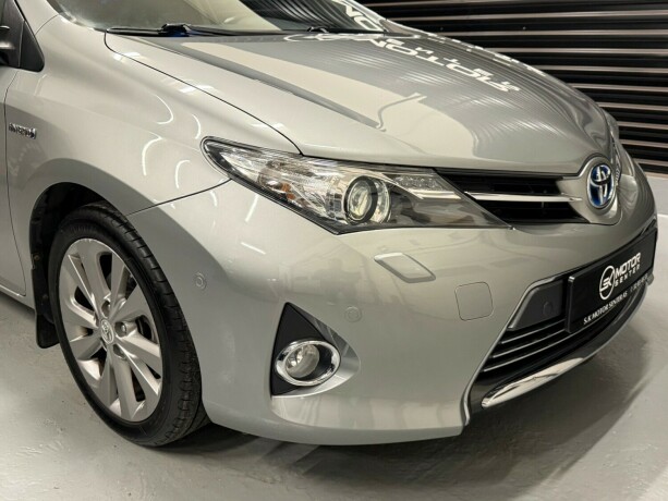 toyota-auris-bensin-2014-big-2