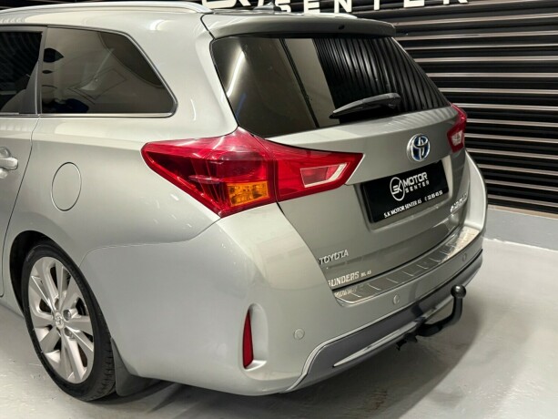 toyota-auris-bensin-2014-big-5