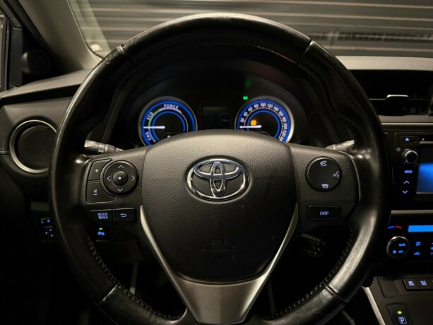 toyota-auris-bensin-2014-big-13