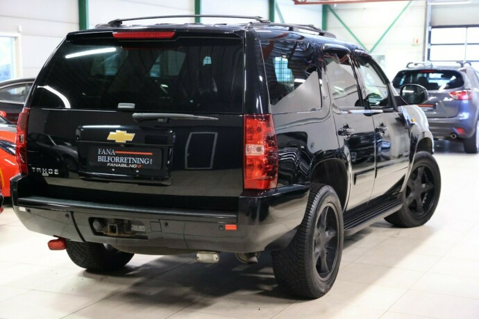 chevrolet-tahoe-bensin-2014-big-2