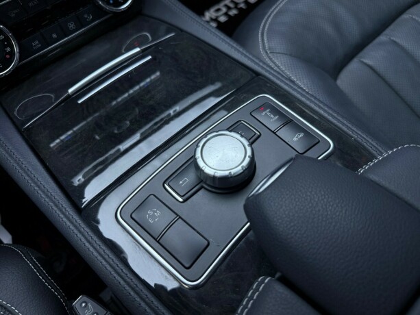 mercedes-benz-cls-bensin-2012-big-42