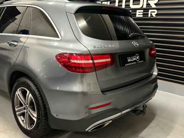 mercedes-benz-glc-elektrisitetbensin-2017-big-4