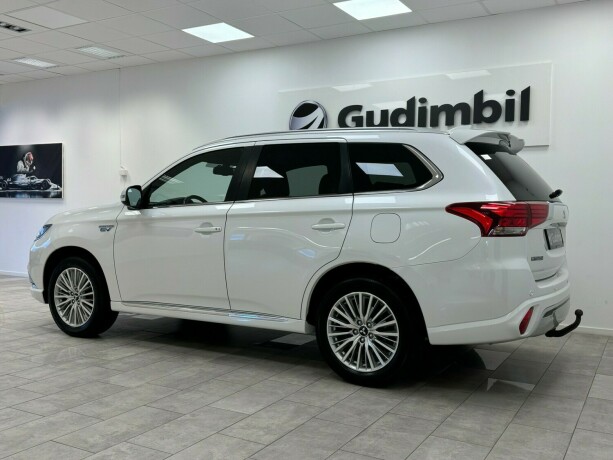 mitsubishi-outlander-elektrisitetbensin-2019-big-2