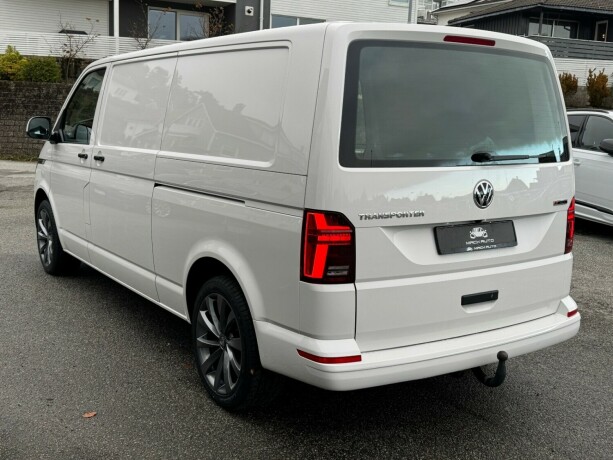 volkswagen-transporter-diesel-2021-big-5