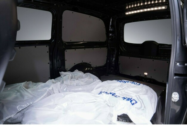 mercedes-benz-vito-diesel-2022-big-28