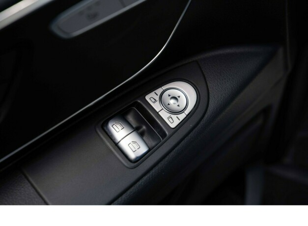 mercedes-benz-vito-diesel-2022-big-29