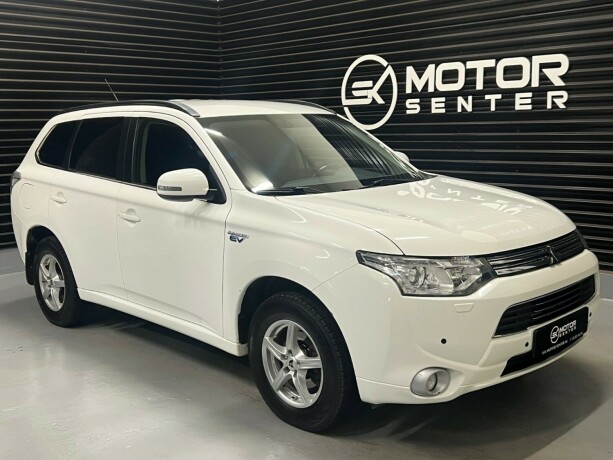 mitsubishi-outlander-elektrisitetbensin-2014-big-0