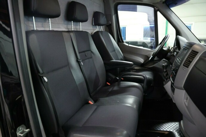 mercedes-benz-sprinter-diesel-2016-big-10