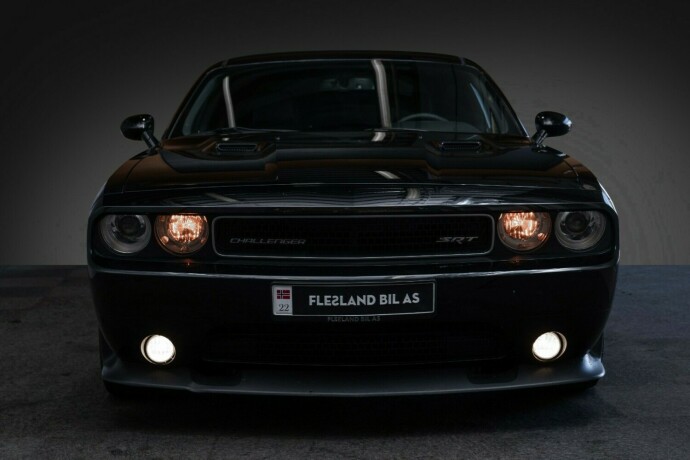 dodge-challenger-bensin-2011-big-5