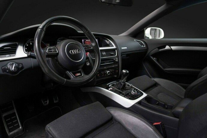 audi-a5-bensin-2012-big-22