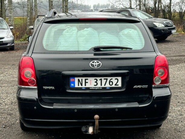 toyota-avensis-bensin-2008-big-3