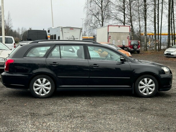 toyota-avensis-bensin-2008-big-5