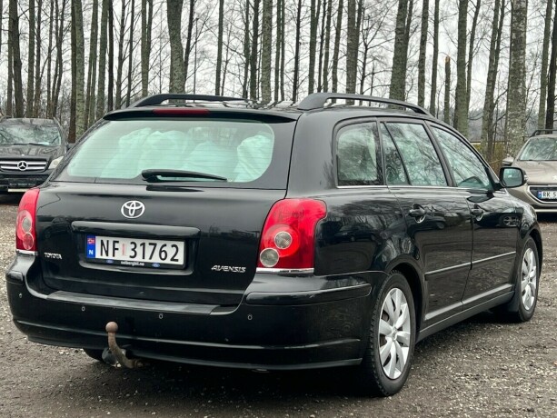 toyota-avensis-bensin-2008-big-4