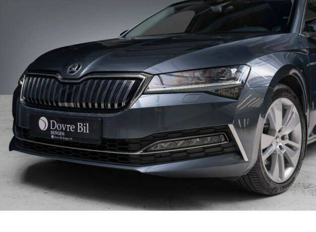 skoda-superb-elektrisitetbensin-2020-big-1