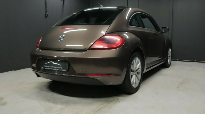 volkswagen-beetle-bensin-2012-big-5