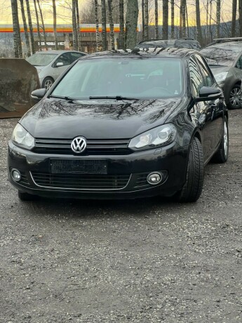 volkswagen-golf-diesel-2011-big-0