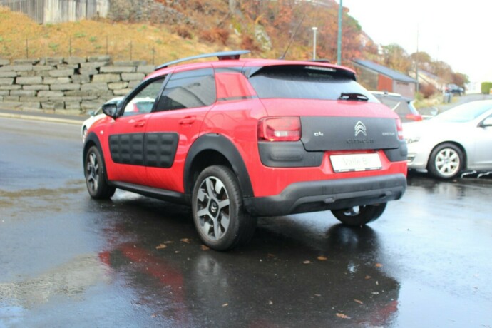 citroen-c4-cactus-diesel-2015-big-3