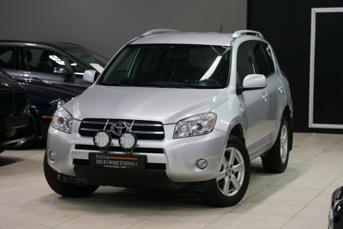 toyota-rav4-diesel-2008-big-0