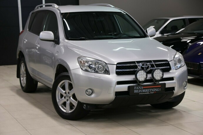 toyota-rav4-diesel-2008-big-3