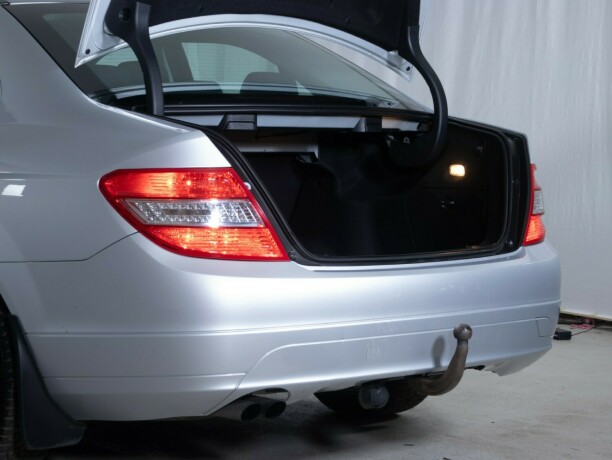 mercedes-benz-c-klasse-diesel-2011-big-7