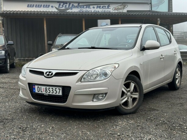 hyundai-i30-diesel-2008-big-0