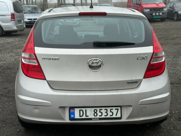 hyundai-i30-diesel-2008-big-3