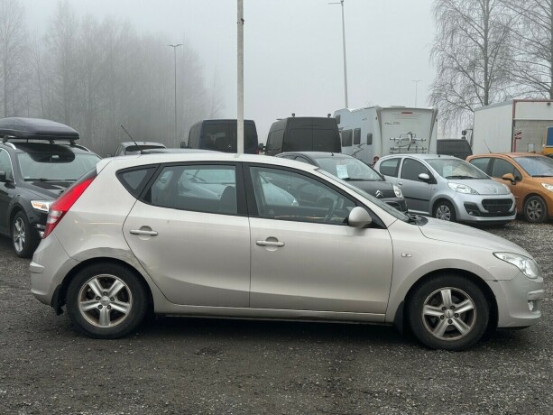 hyundai-i30-diesel-2008-big-5