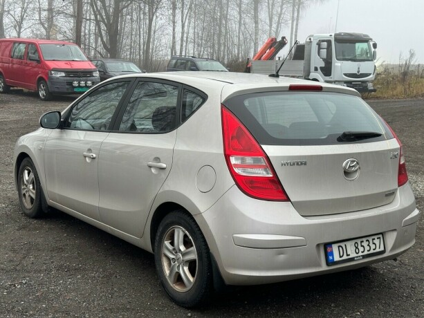 hyundai-i30-diesel-2008-big-2