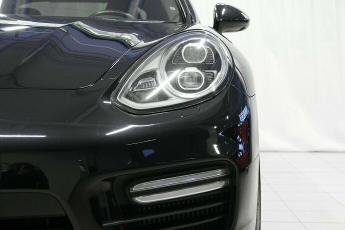 porsche-panamera-bensin-2014-big-47