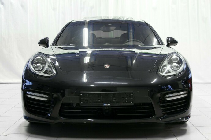 porsche-panamera-bensin-2014-big-1