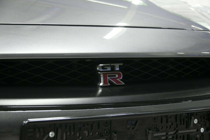 nissan-gt-r-bensin-2012-big-29