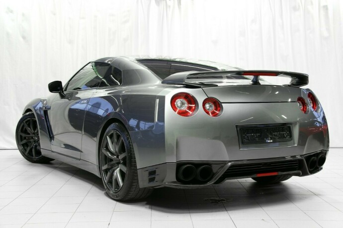 nissan-gt-r-bensin-2012-big-4