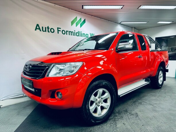 toyota-hilux-diesel-2014-big-1