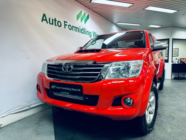 toyota-hilux-diesel-2014-big-2