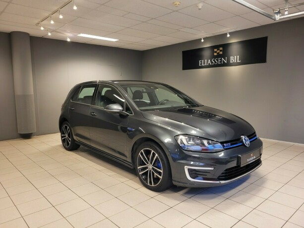 volkswagen-golf-elektrisitetbensin-2016-big-12