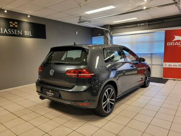 volkswagen-golf-elektrisitetbensin-2016-big-5