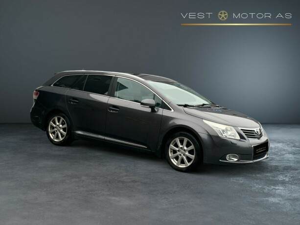 toyota-avensis-diesel-2010-big-0