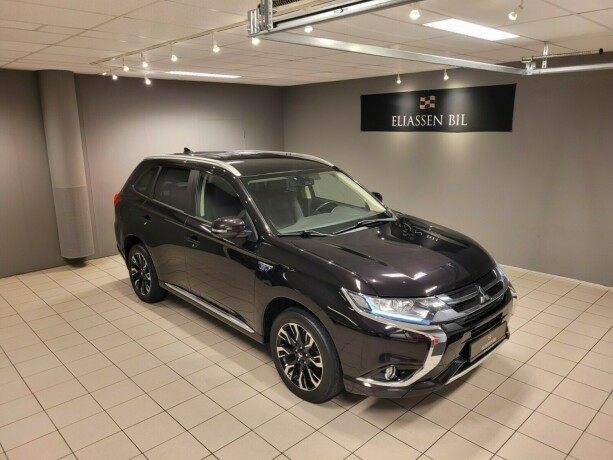 mitsubishi-outlander-elektrisitetbensin-2018-big-1