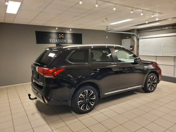 mitsubishi-outlander-elektrisitetbensin-2018-big-4