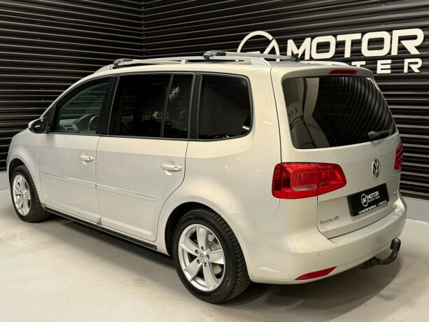 volkswagen-touran-diesel-2011-big-2