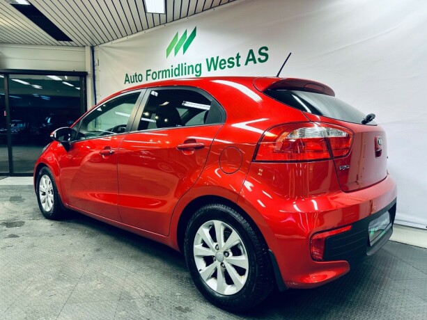 kia-rio-bensin-2015-big-5