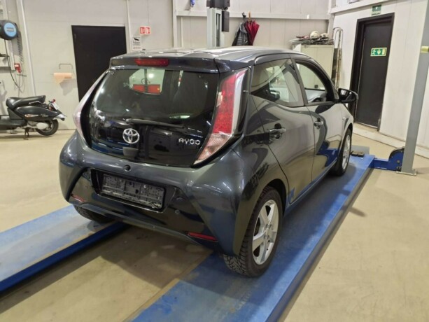 toyota-aygo-bensin-2014-big-5