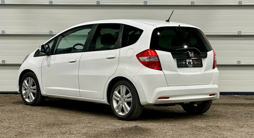 honda-jazz-bensin-2014-big-3