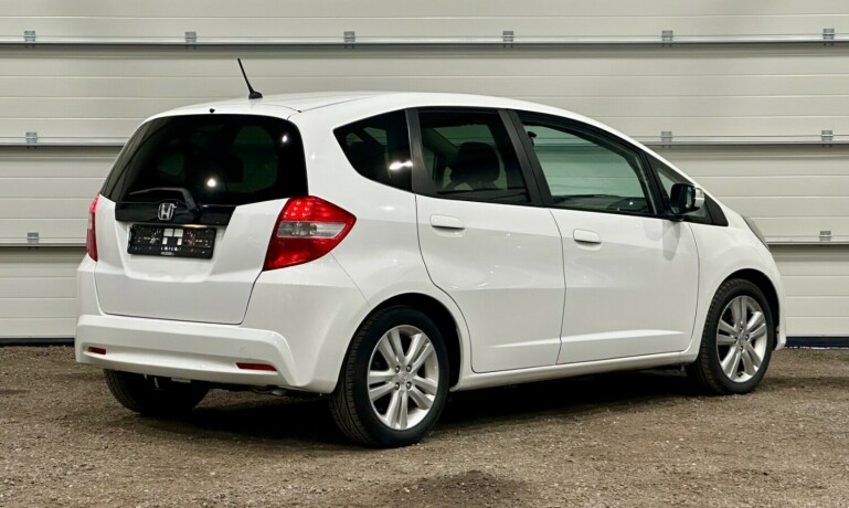 honda-jazz-bensin-2014-big-2